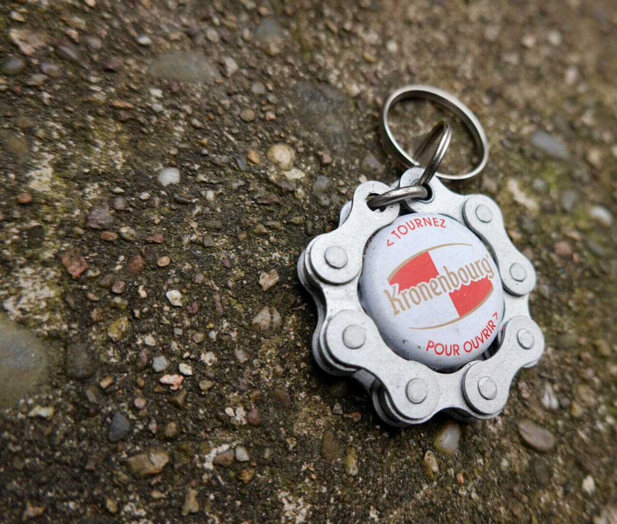 Porte-clés chaîne + capsule Kronenbourg