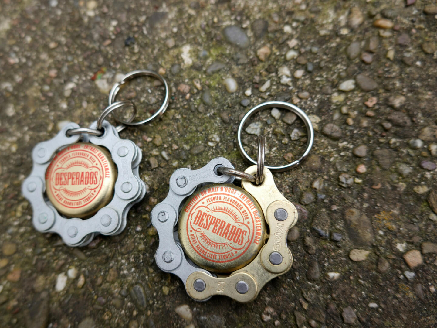 Porte-clés chaîne + capsule Desperados