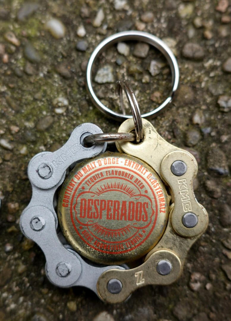 Porte-clés chaîne + capsule Desperados