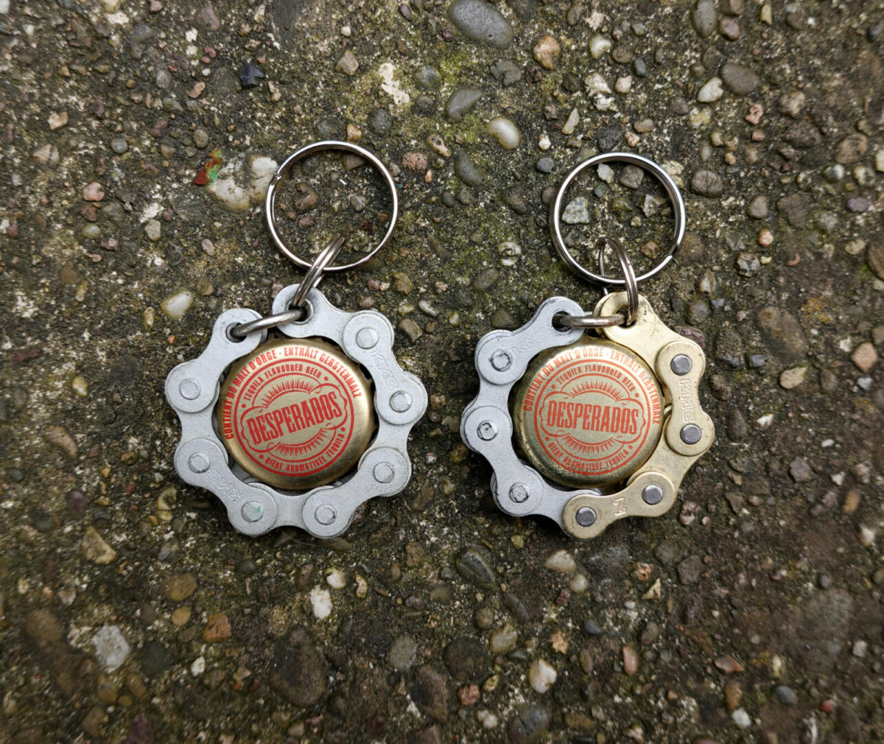 Porte-clés chaîne + capsule Desperados