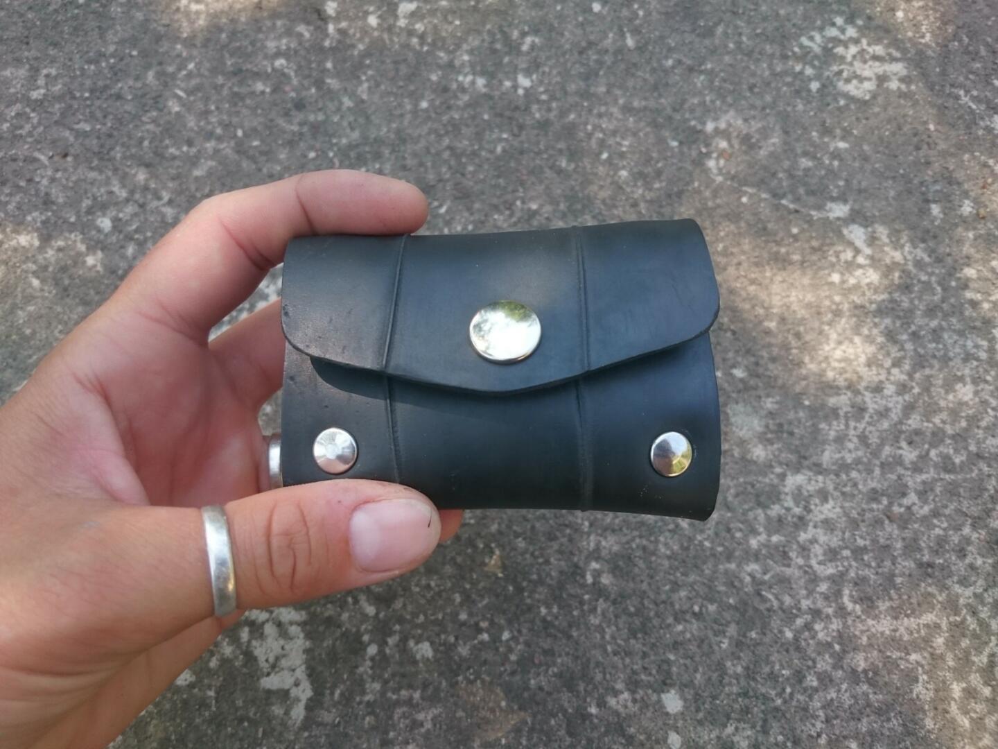 Porte-monnaie en chambre à air de tracteur