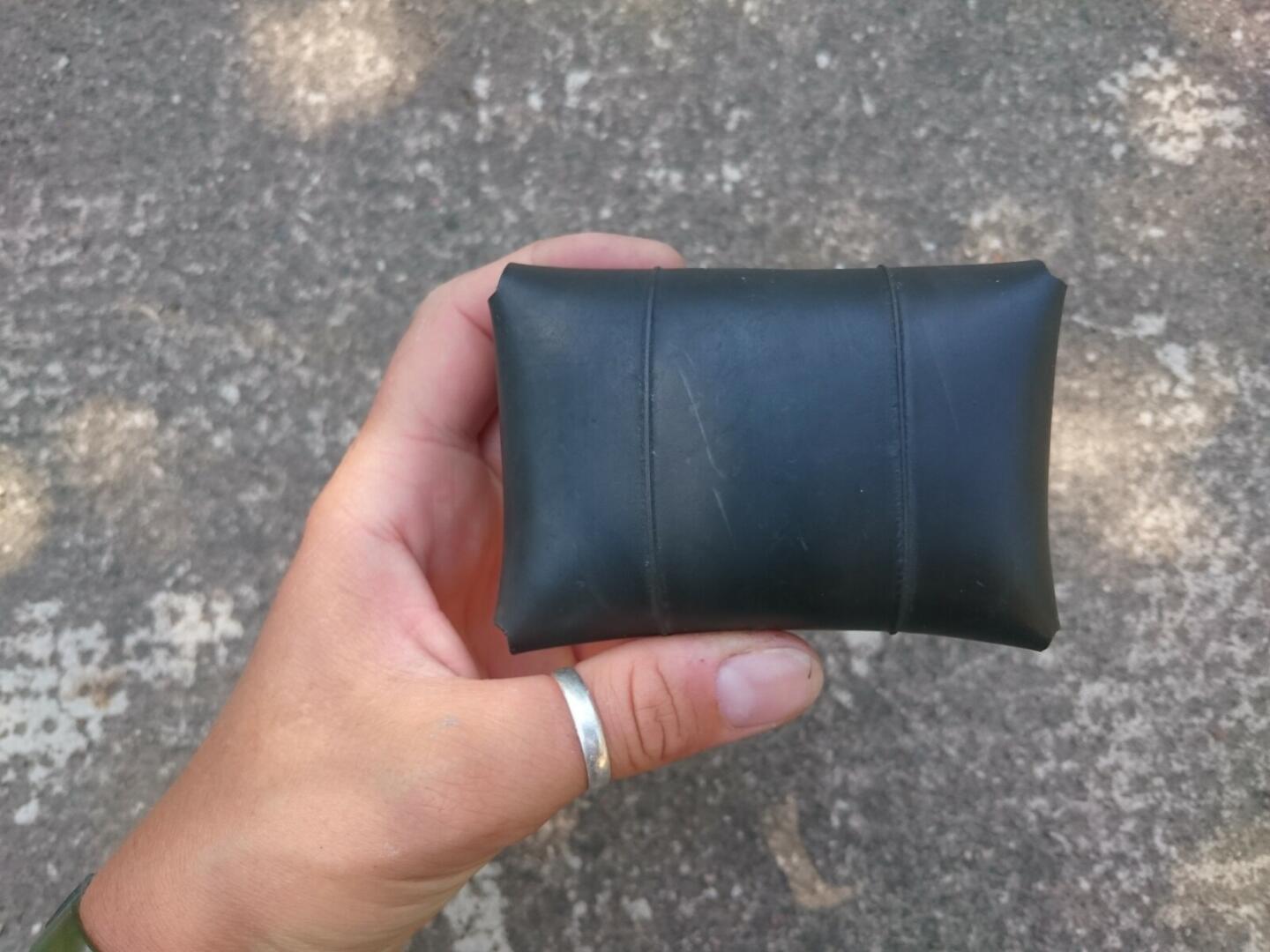 Porte-monnaie en chambre à air de tracteur