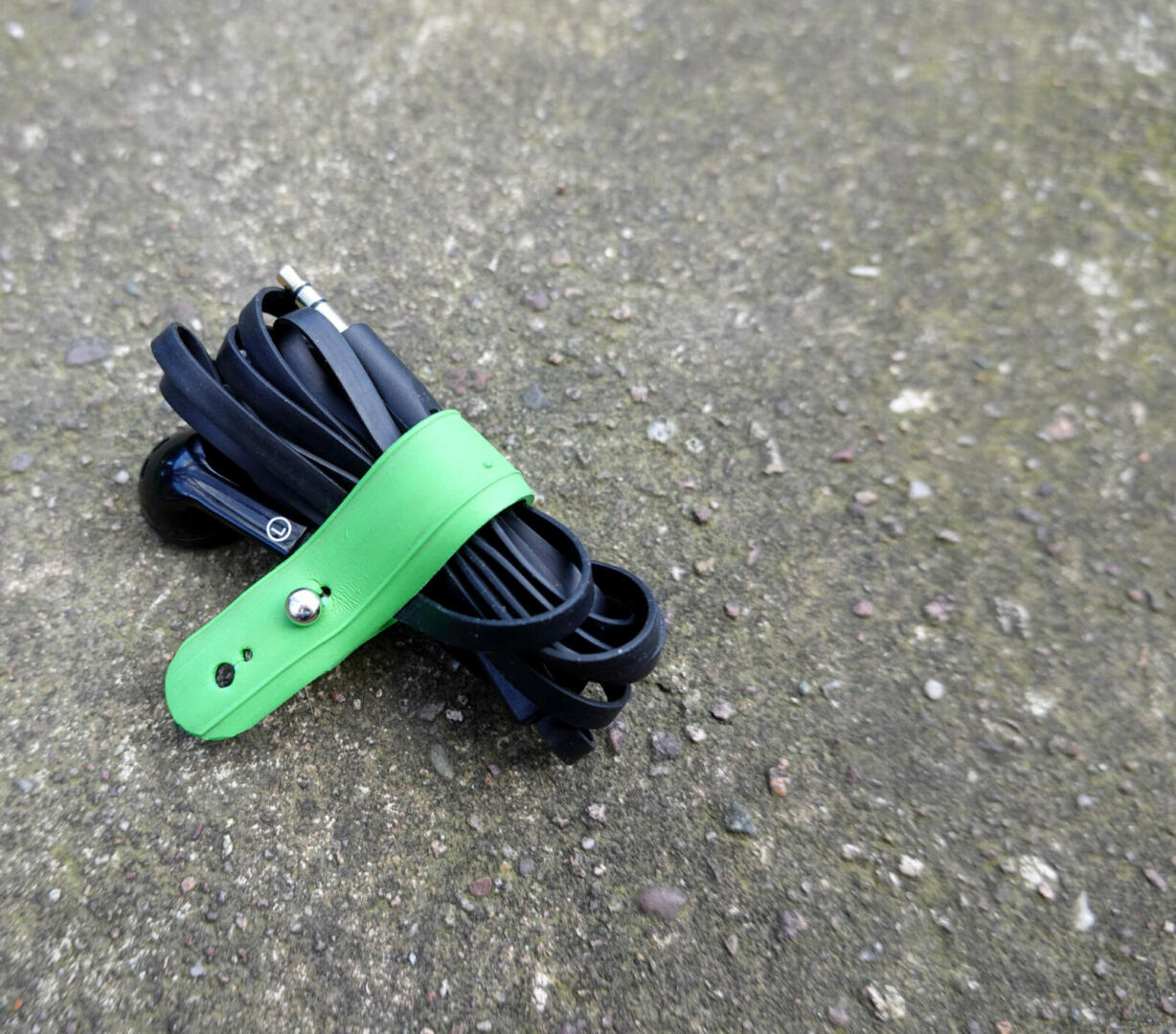 Organiseur de câble en pneu de vélo