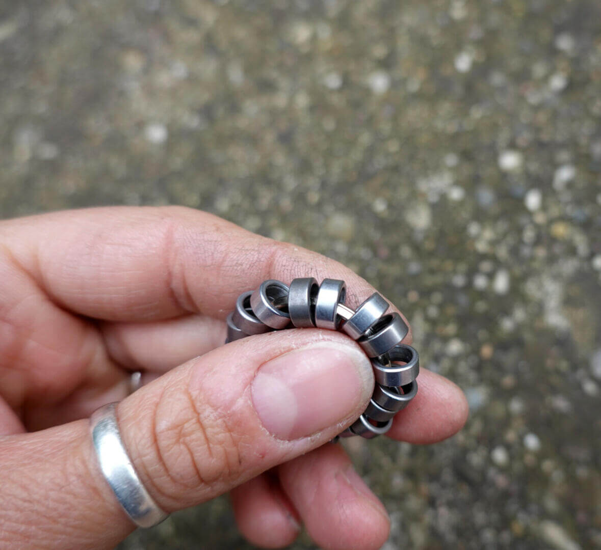 Fidget anneau avec petits rouleaux
