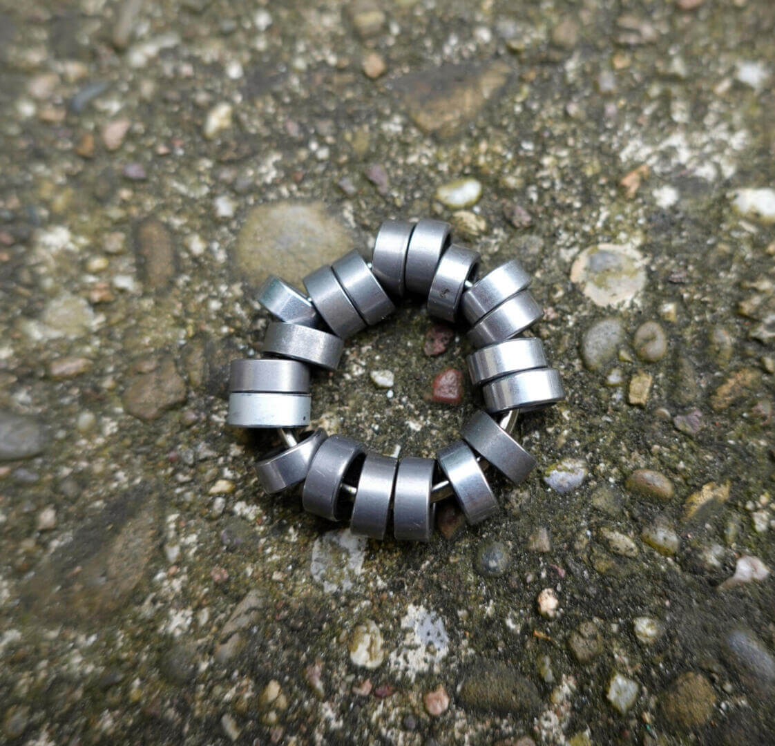 Fidget anneau avec petits rouleaux