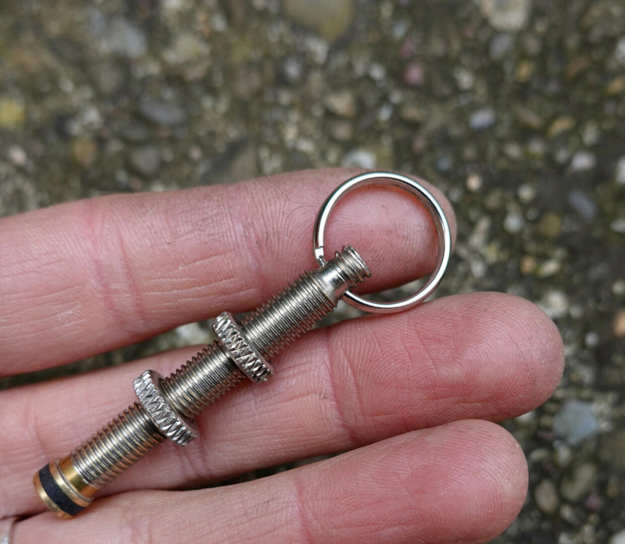Fidget valve - à visser et dévisser à l'infini