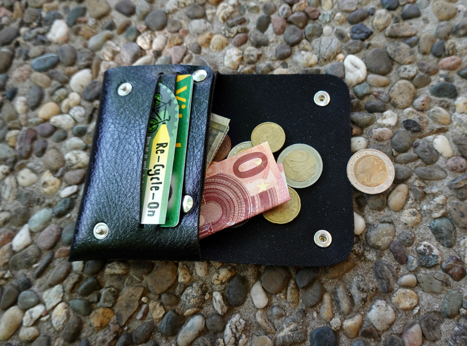 Portefeuille en tablier de scooter upcyclé