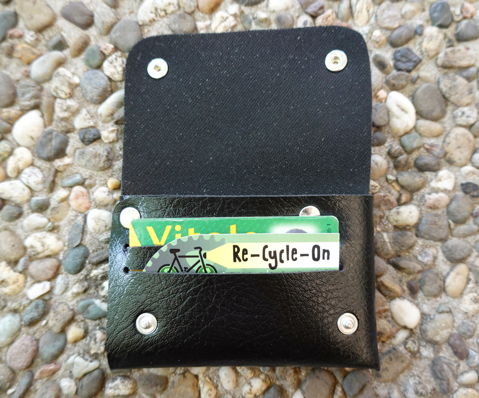 Portefeuille en tablier de scooter upcyclé